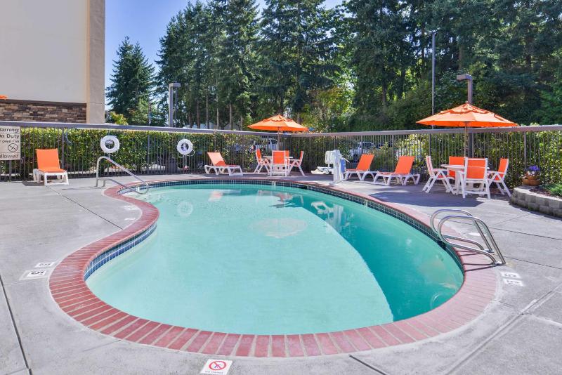 Hampton Inn Seattle-Airport - image 3