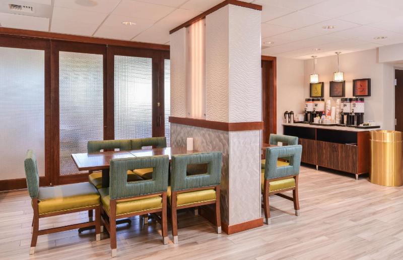 Hampton Inn Seattle-Airport - image 15