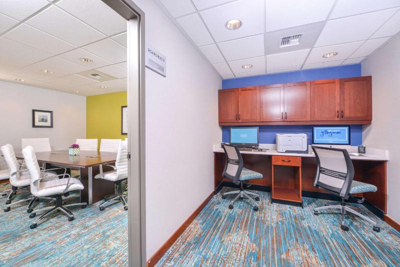 Hampton Inn Seattle-Airport - image 10