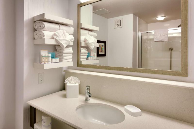Studio King Suite image 2