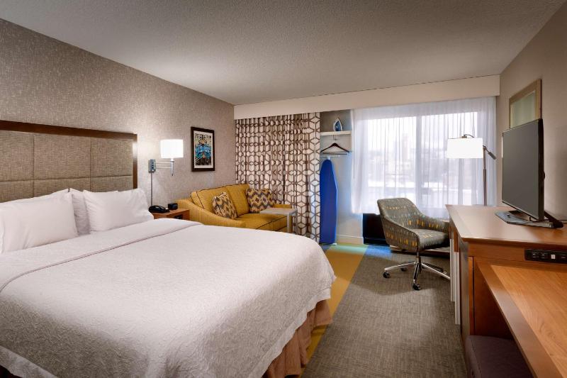 King Room with Sofa Bed and Study - Non-Smoking image 3
