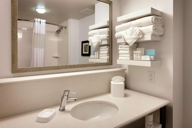 King Room - Mobility Access/Non-Smoking image 4