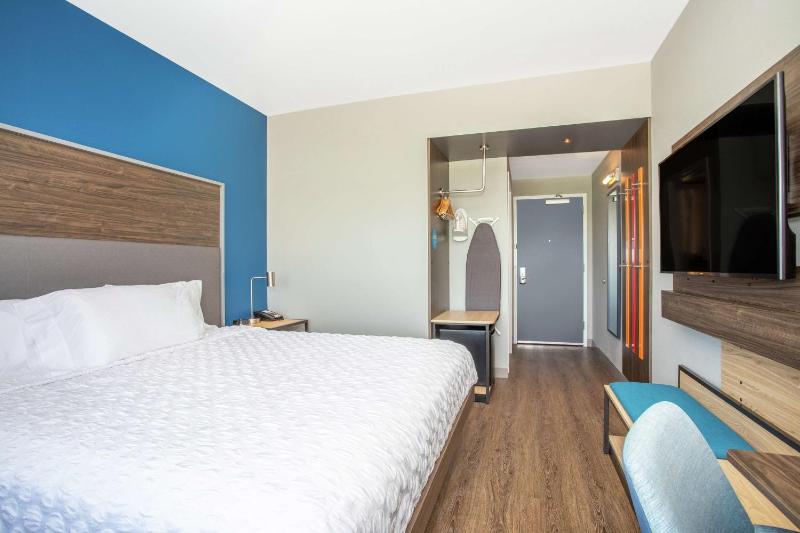 King Room image 4