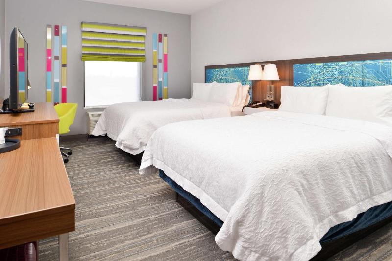 Queen Room with Two Queen Beds - Non-Smoking image 1