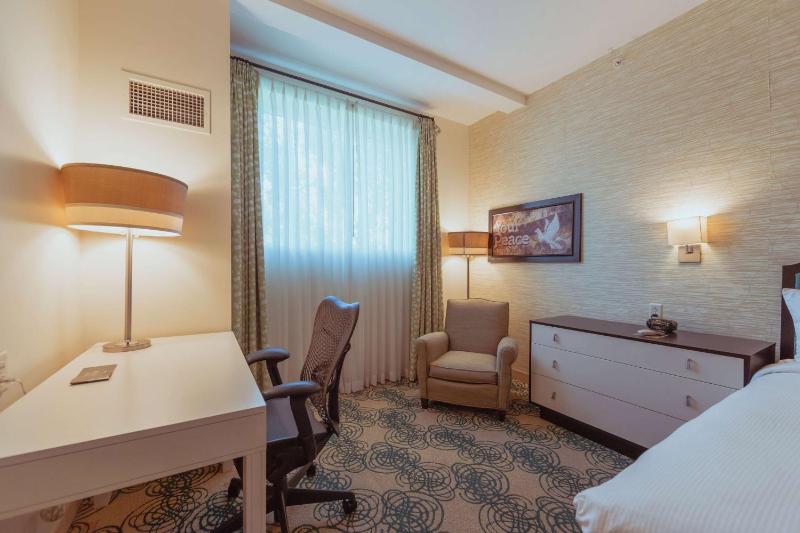 King Room image 4