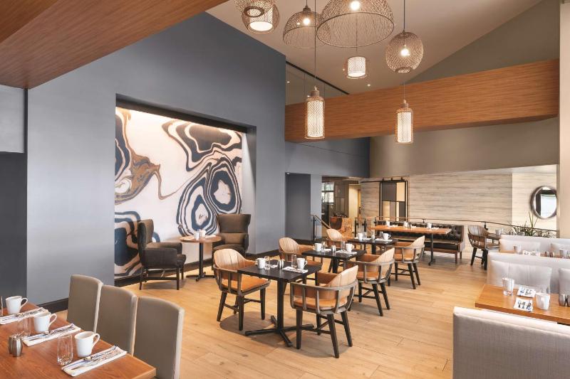 DoubleTree by Hilton Tampa Rocky Point Waterfront - image 23
