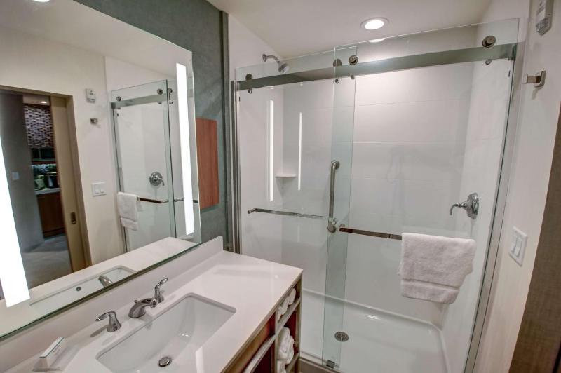 King Room image 2