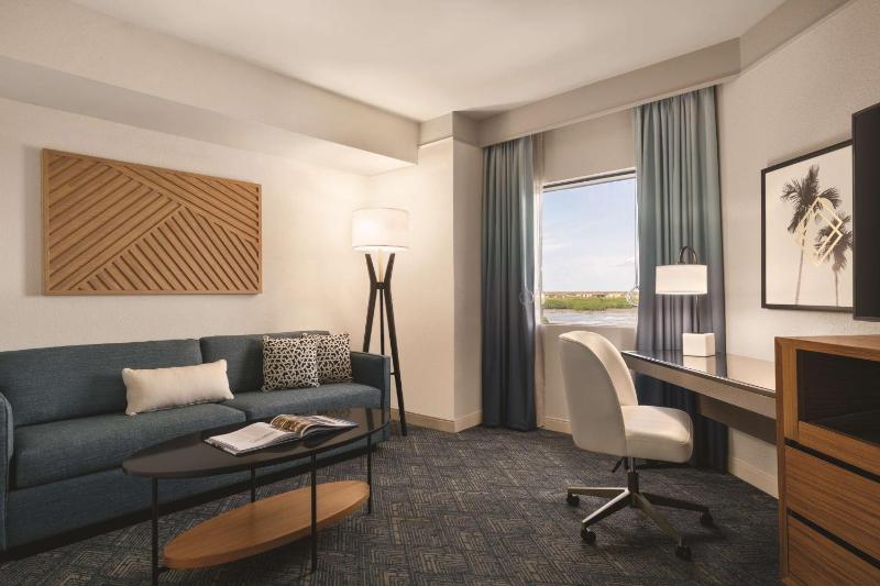 DoubleTree by Hilton Tampa Rocky Point Waterfront - image 28
