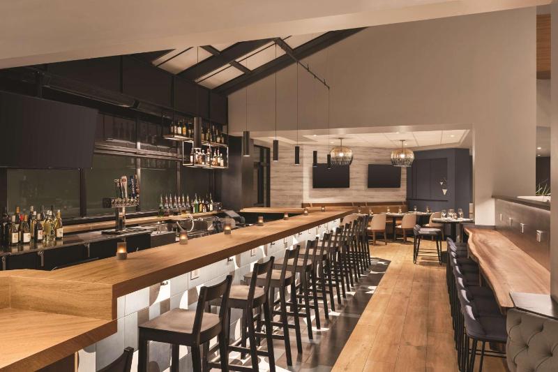 DoubleTree by Hilton Tampa Rocky Point Waterfront - image 34