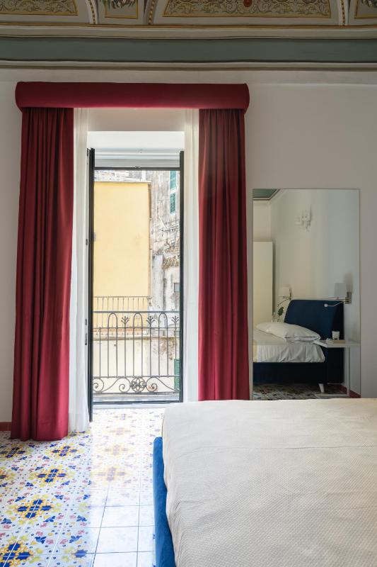 Junior Suite with Balcony image 2