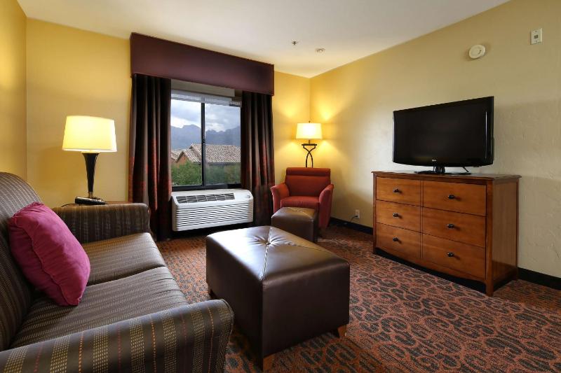 King Suite with Kitchen - Non-Smoking image 3