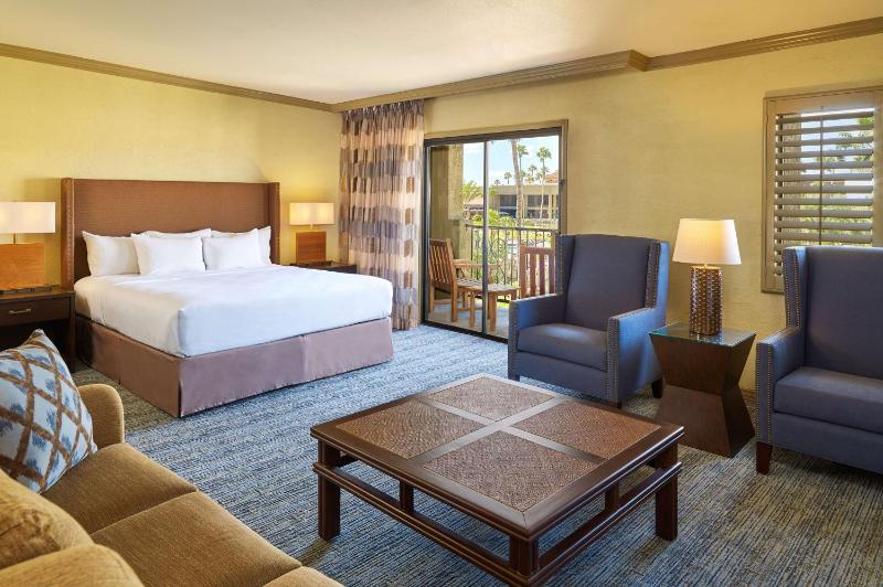 King Junior Suite - Non-Smoking