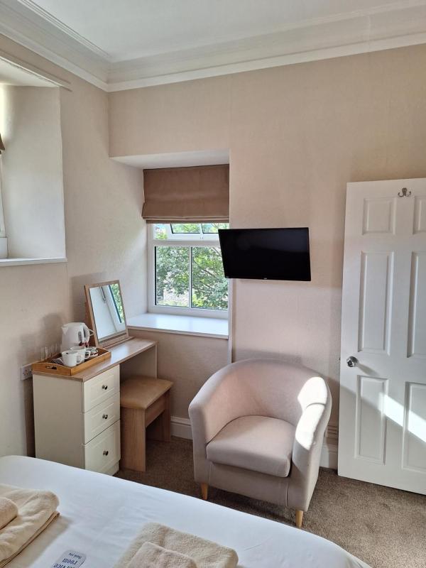 Standard King Room image 1