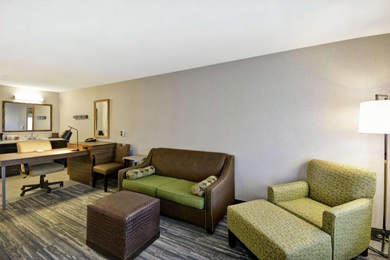 Studio Suite with Two Queen Beds and Sofa Bed - Non-Smoking image 4