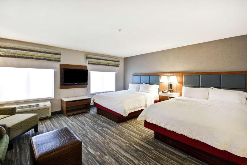 Studio Suite with Two Queen Beds and Sofa Bed - Non-Smoking image 2