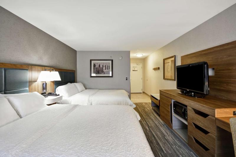 Room with Two Queen Beds - Non-Smoking image 2