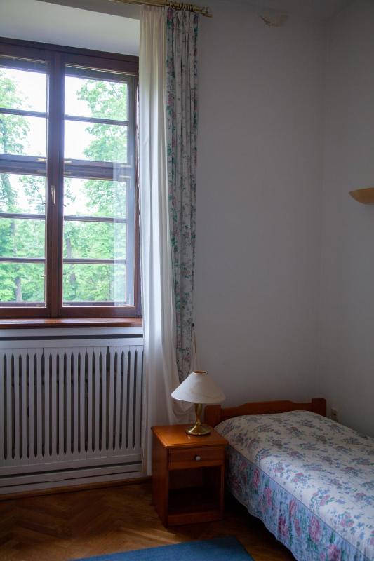 Single Room image 4