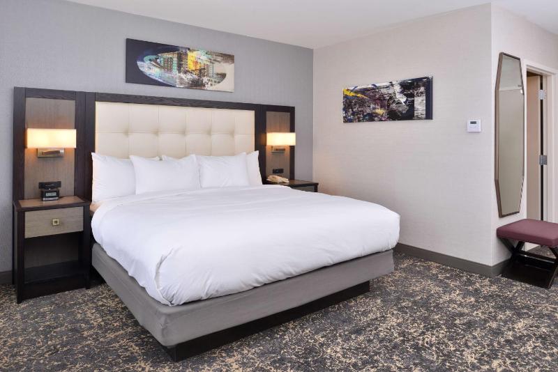 King Room image 4