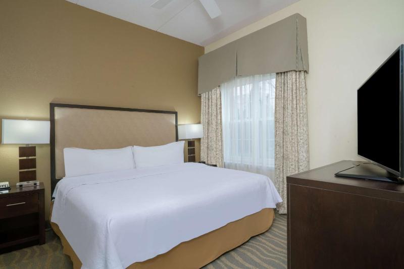 One-Bedroom King Suite - Non-Smoking image 4