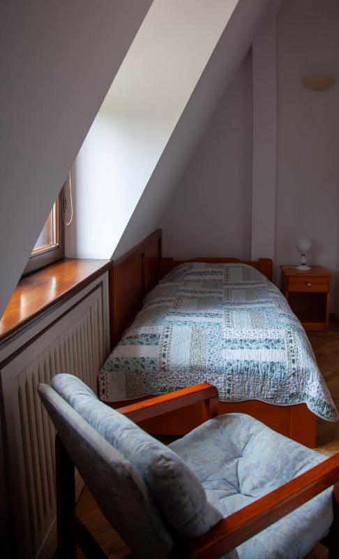 Single Room image 3