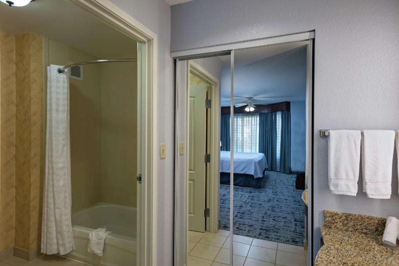 One-Bedroom King Suite - Non-Smoking image 2
