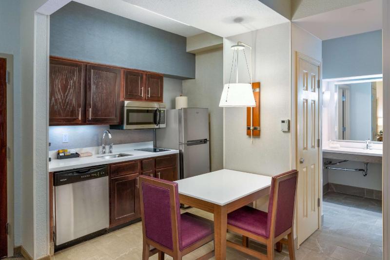 One-Bedroom King Suite - Non-Smoking image 4
