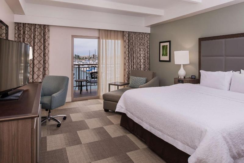 King Room with Marina View image 1