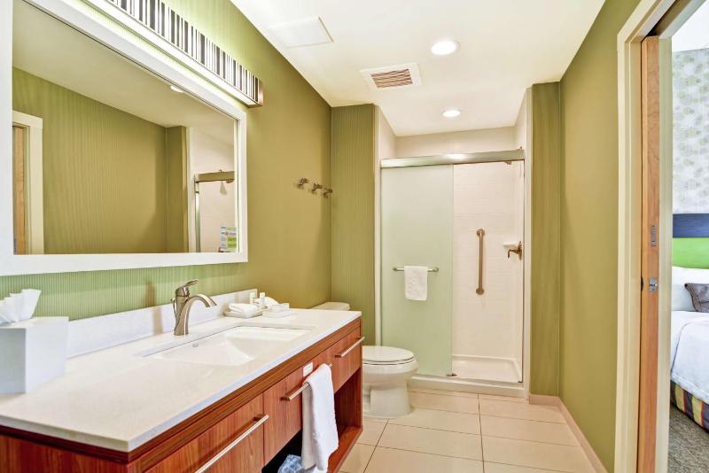 One-Bedroom Queen Suite - Non-Smoking image 3