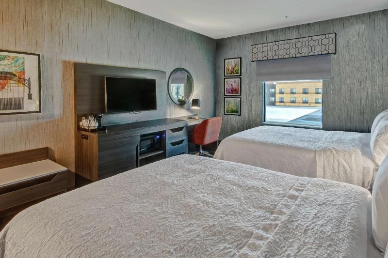 Queen Room with Two Queen Beds image 3