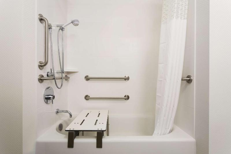 King Room - Hearing Access/Non-Smoking image 2