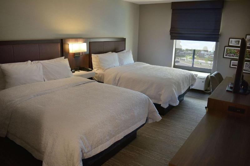 Queen Room with Two Queen Beds image 3