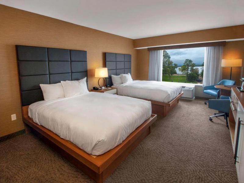 Queen Room with Two Queen Beds - Balcony and River View image 2