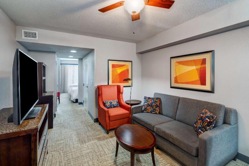 One-Bedroom King Suite image 4