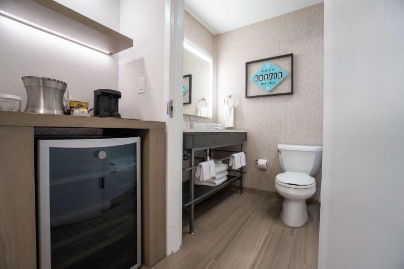 King Room image 2