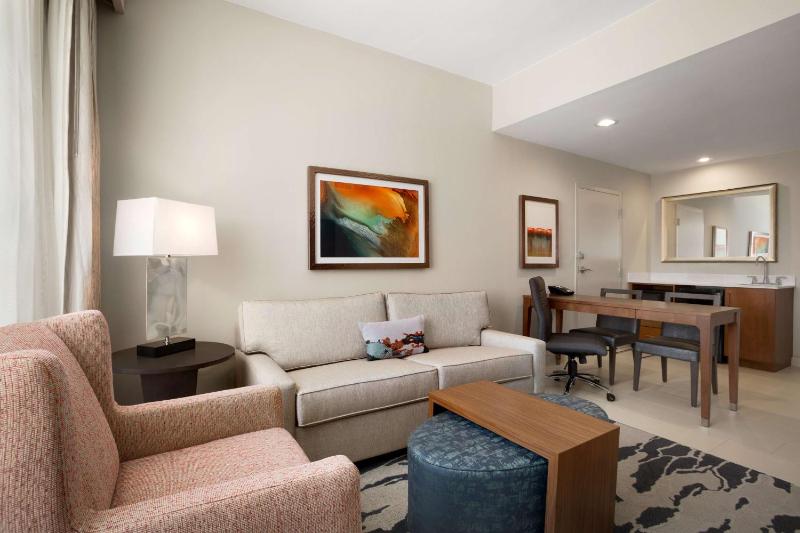 Two-Room Queen Suite with Two Queen Beds image 4