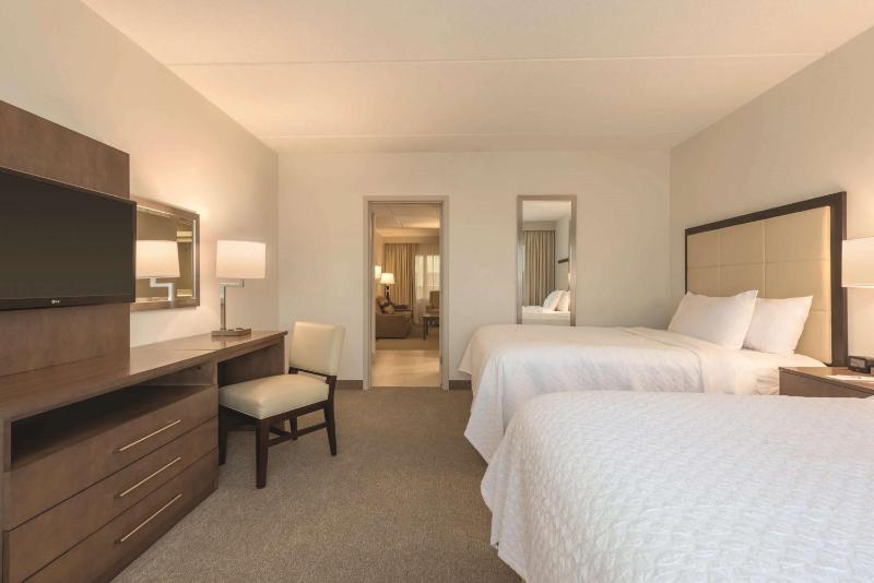 Double Queen Suite image 1
