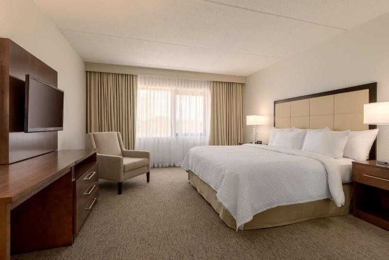 Executive King Suite - Non-Smoking image 3