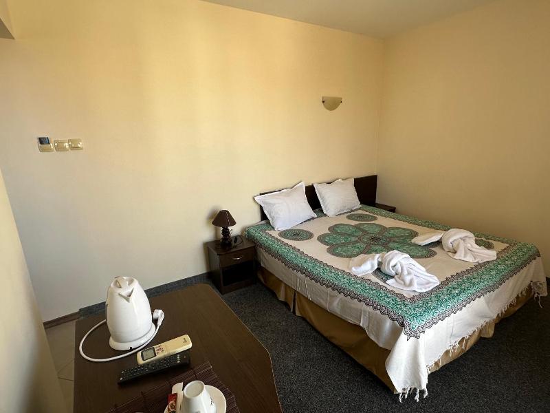 Budget Double Room image 3