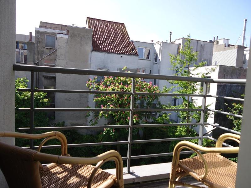 Superior Double Room with Balcony image 3