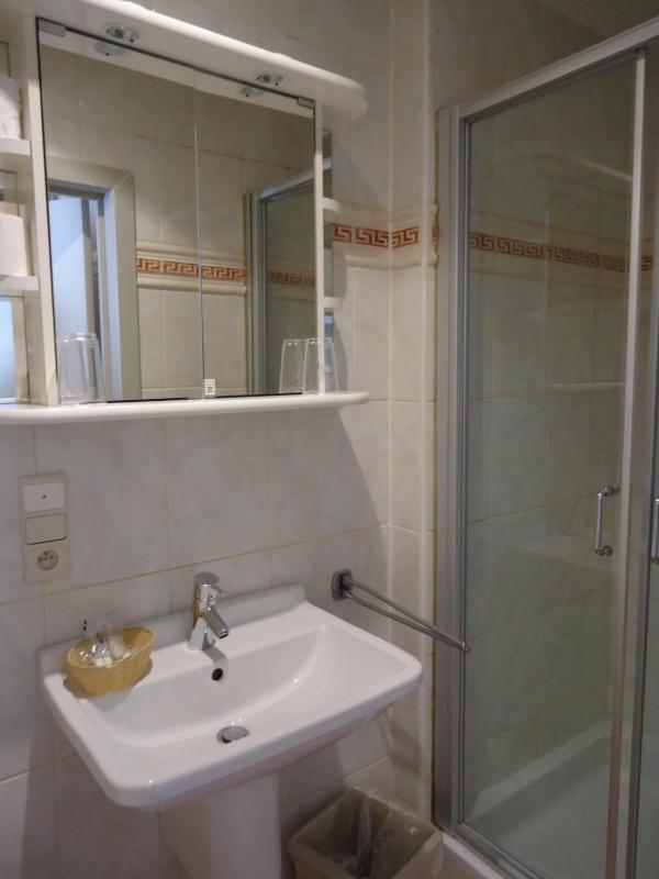 Quadruple Room with Shower image 2