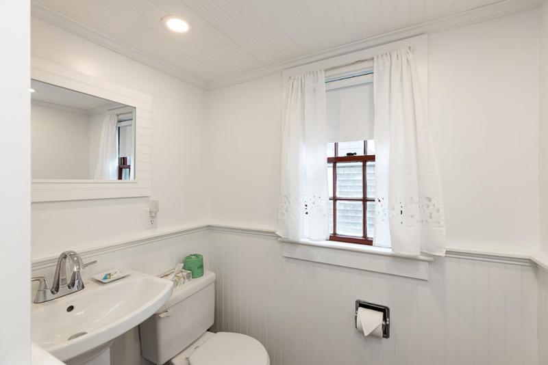 Two-Bedroom Cottage with Sea View image 3