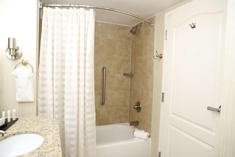 Suite with Two Double Beds - Non-Smoking image 2