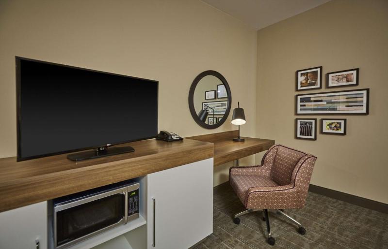 King Room - Non-Smoking image 3