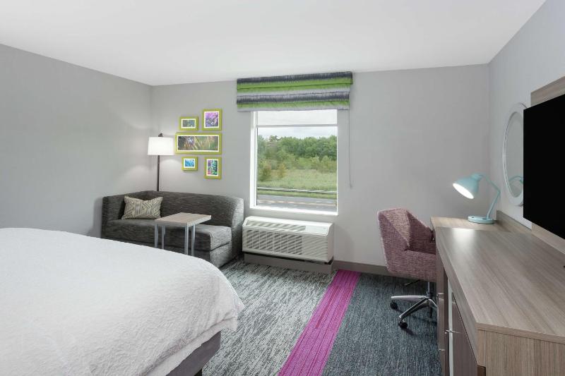 King Room - Non-Smoking image 4