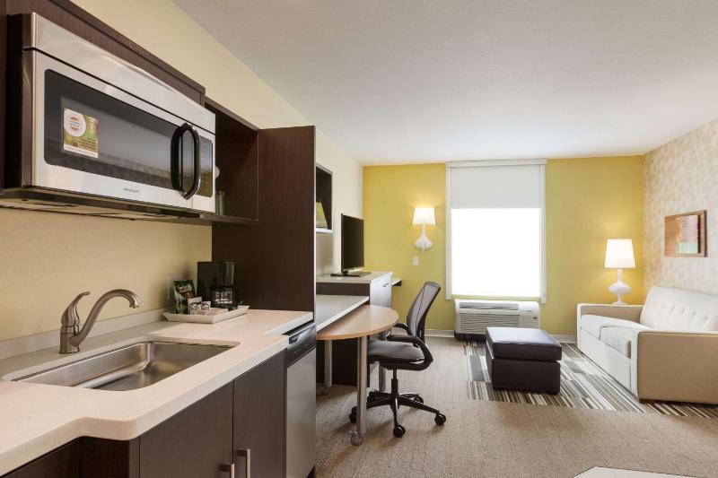 King Studio Suite - Non-Smoking image 3