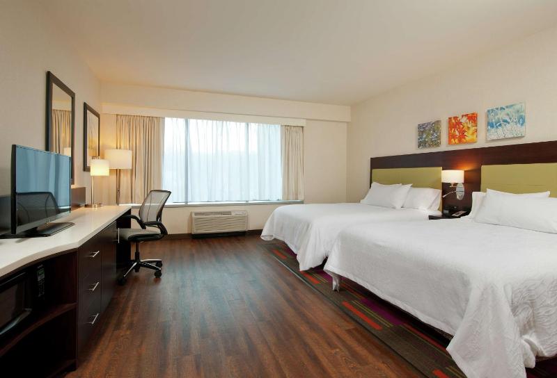 Hilton Garden Inn Pittsburgh Downtown - image 49