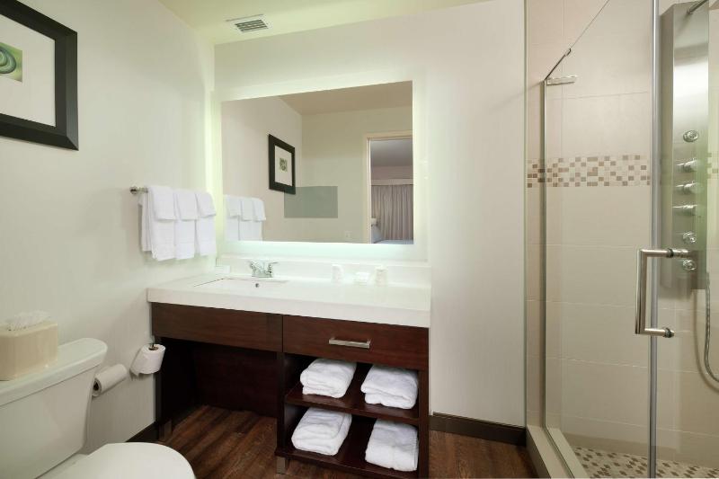 Junior King Suite with Sofa Bed image 2