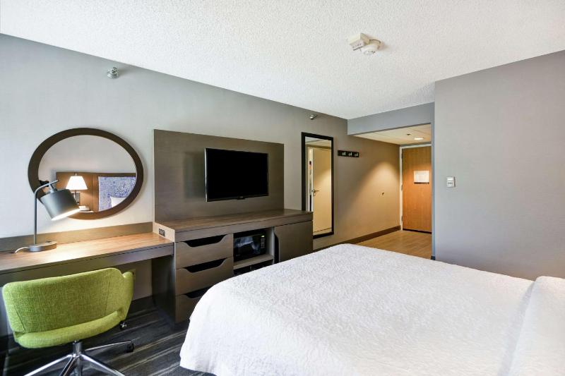 Hampton Inn Seattle-Southcenter - image 10