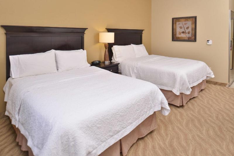 Queen Room with Two Queen Beds - Non-Smoking image 1