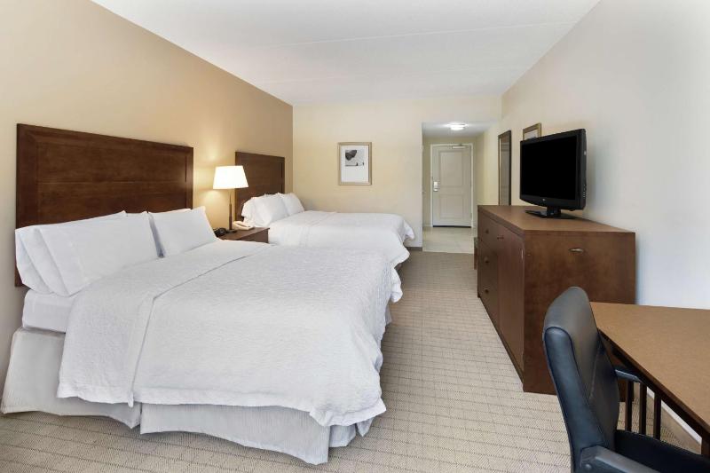 Room with Two Queen Beds - Non-Smoking image 2